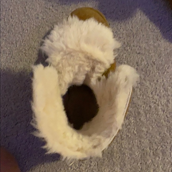 Tan UGG boots w Pom Poms - Picture 4 of 6